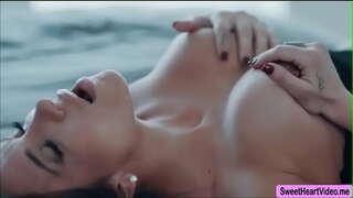 Jaclyn Taylor ora nyana kanggo duwe jinis karo Liv alam Bébas, lan orgasme