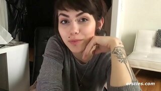 Pelosa Amatoriale Cums Duro Da Solo