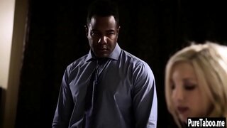 Sexy babe sucks lehibe mafy mainty ny akoho