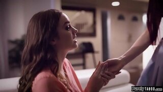 Teen rapide ŝanĝas la renkontiĝo tempo de la dato de ŝia sis havas kun knabino ŝi renkontis rete.Ŝi ŝanĝas sin rigardi kiel ŝin sis kaj montras supre ifo ŝia datoj domo.Ŝi manipulas la knabinon en sekso