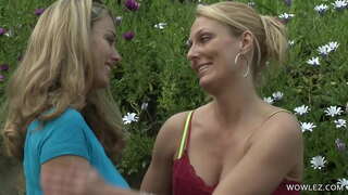 Obrovský kozy na lesbické řádění