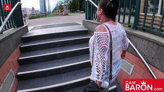 Lätt att få: Adrienne Puss är en smutsig ole-cock-beroende bred! Cambaron.com